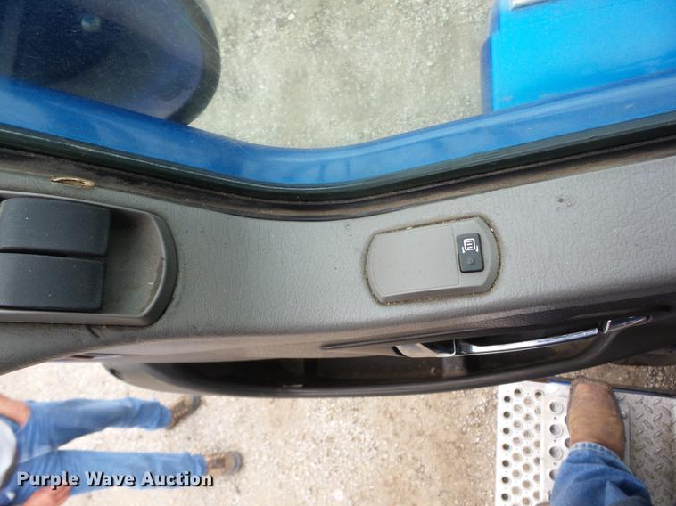 image for item EI9910 2007 Kenworth T800 semi truck