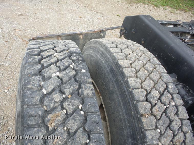 image for item EI9910 2007 Kenworth T800 semi truck