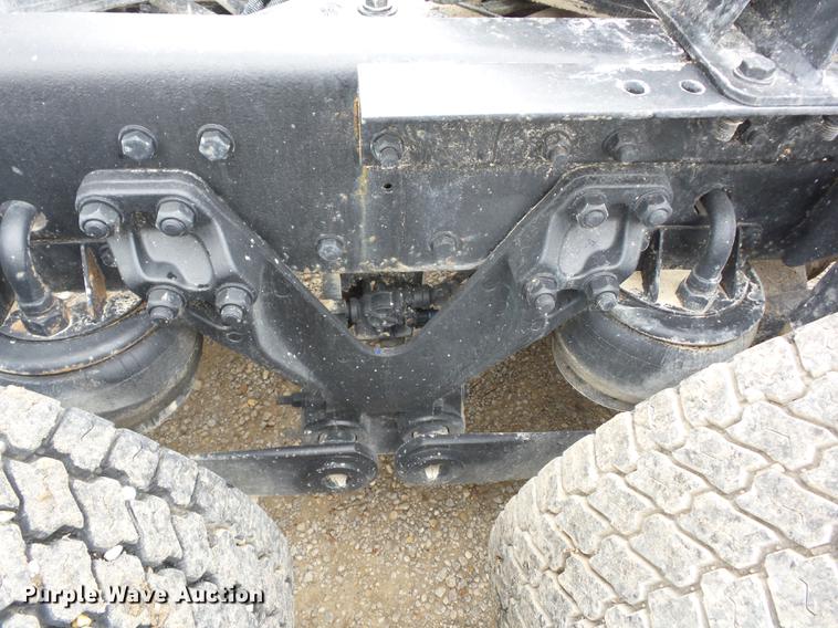 image for item EI9910 2007 Kenworth T800 semi truck