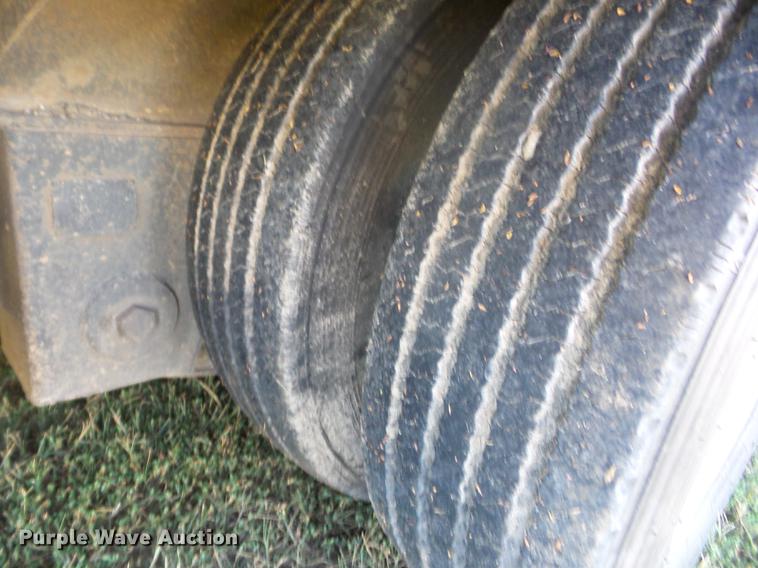 image for item EI9951 1990 Trail King TK70HTP-482 tilt deck equipment trailer