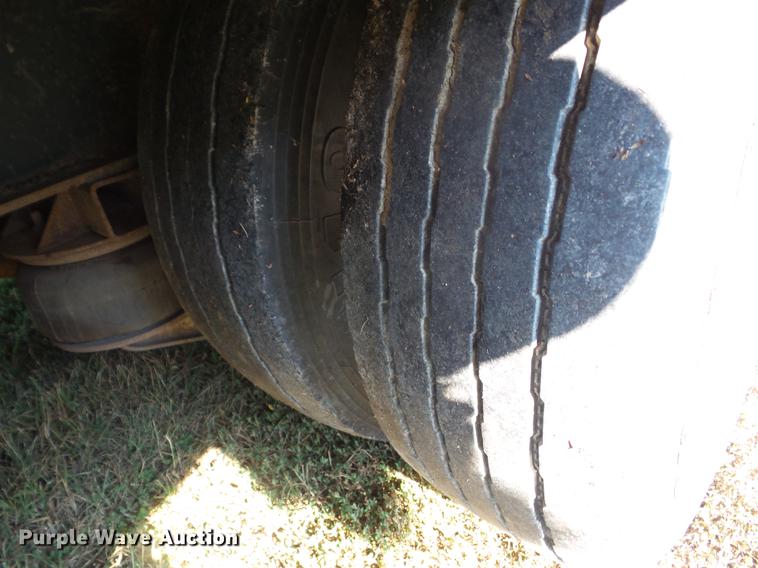 image for item EI9951 1990 Trail King TK70HTP-482 tilt deck equipment trailer