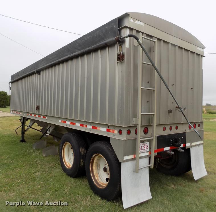 image for item ER9107 1994 Farris double hopper bottom grain trailer