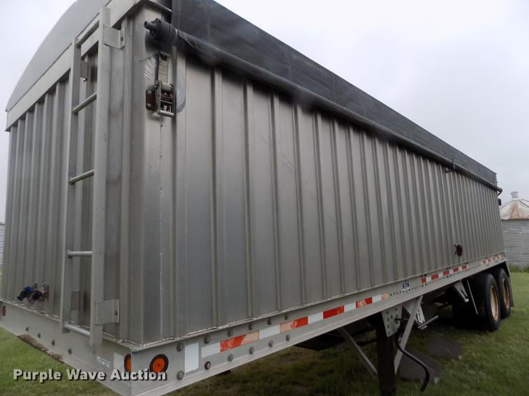 image for item ER9107 1994 Farris double hopper bottom grain trailer