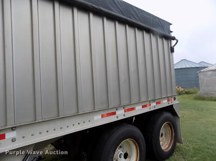 image for item ER9107 1994 Farris double hopper bottom grain trailer