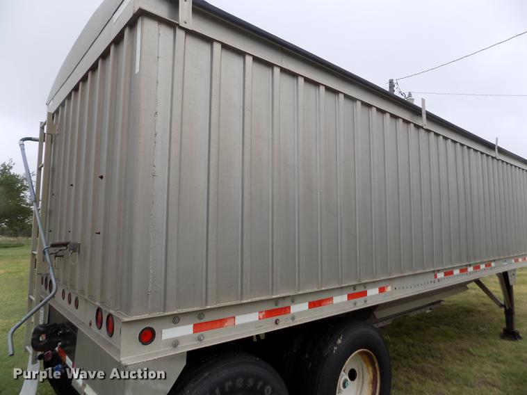 image for item ER9107 1994 Farris double hopper bottom grain trailer