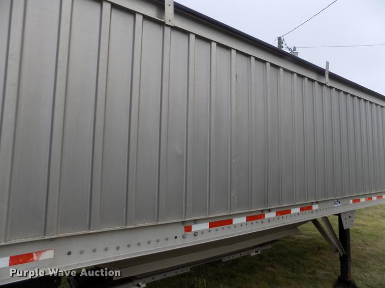 image for item ER9107 1994 Farris double hopper bottom grain trailer