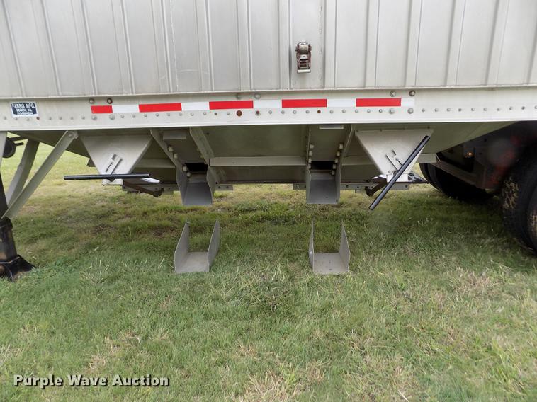 image for item ER9107 1994 Farris double hopper bottom grain trailer