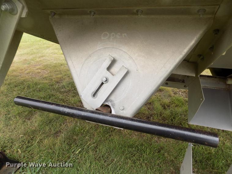 image for item ER9107 1994 Farris double hopper bottom grain trailer