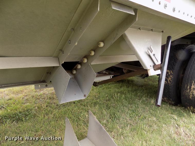 image for item ER9107 1994 Farris double hopper bottom grain trailer