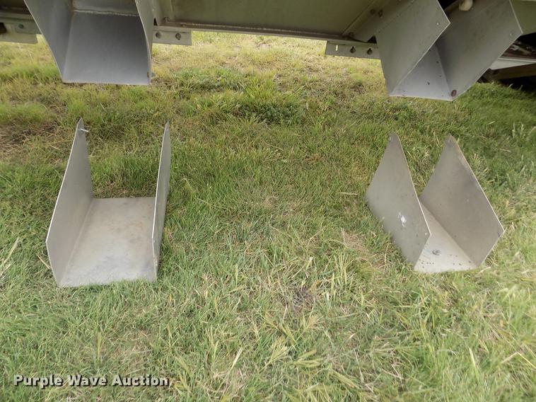 image for item ER9107 1994 Farris double hopper bottom grain trailer