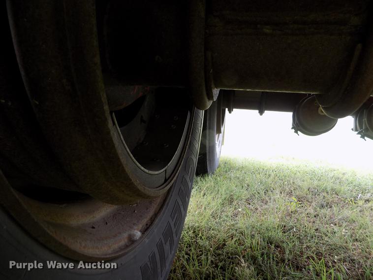 image for item ER9107 1994 Farris double hopper bottom grain trailer