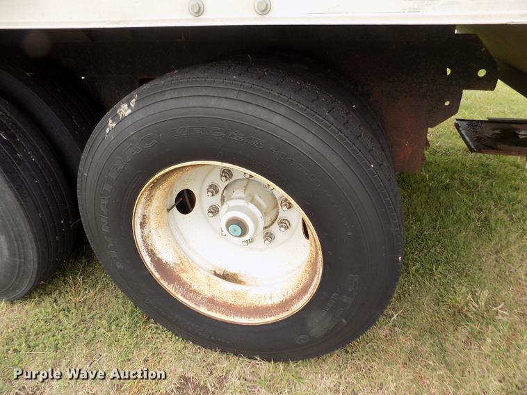 image for item ER9107 1994 Farris double hopper bottom grain trailer