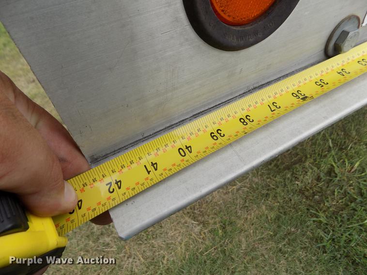 image for item ER9107 1994 Farris double hopper bottom grain trailer