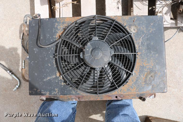 image for item EW9165 Thermo King auxiliary power unit