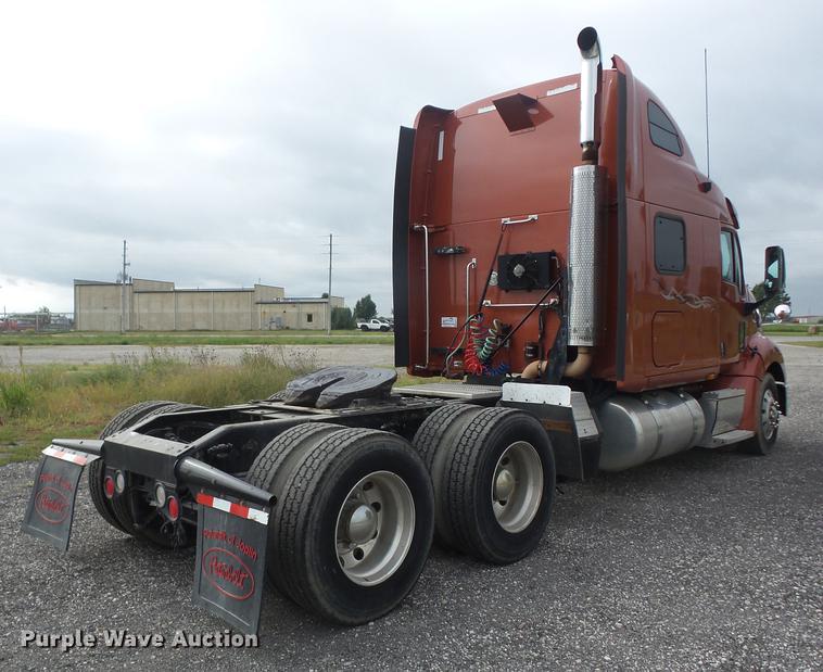 image for item K6249 2010 Peterbilt 387 semi truck