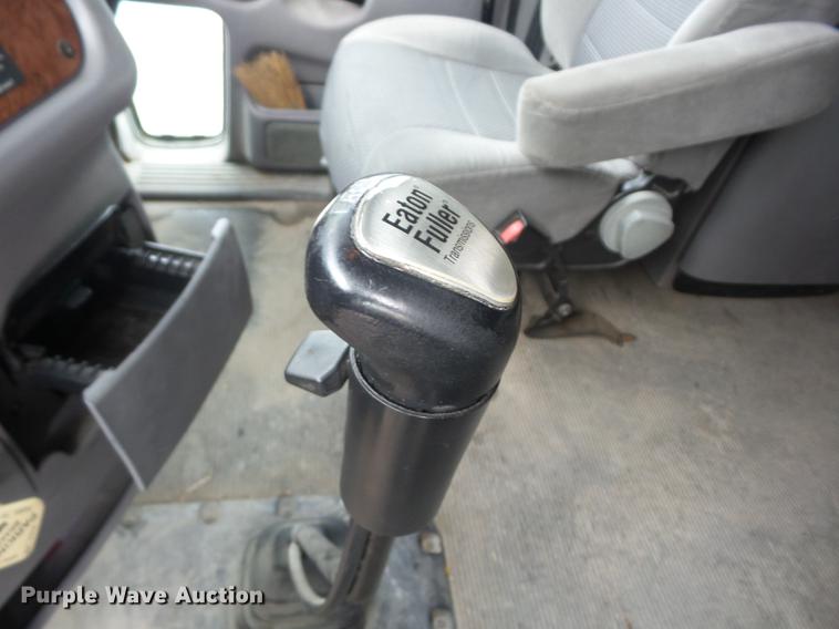 image for item K6249 2010 Peterbilt 387 semi truck