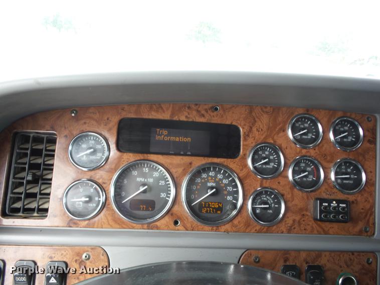 image for item K6249 2010 Peterbilt 387 semi truck