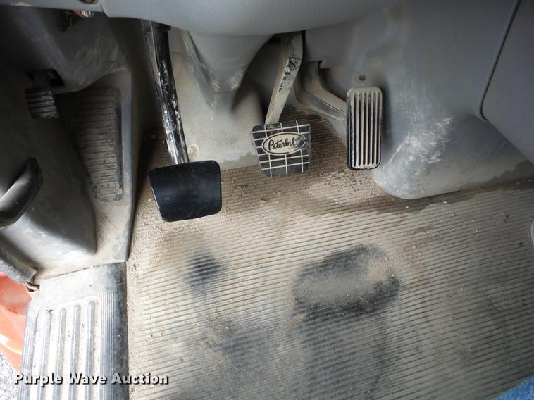 image for item K6249 2010 Peterbilt 387 semi truck