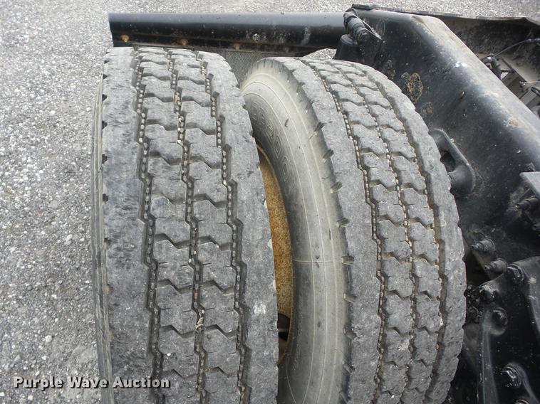 image for item K6249 2010 Peterbilt 387 semi truck