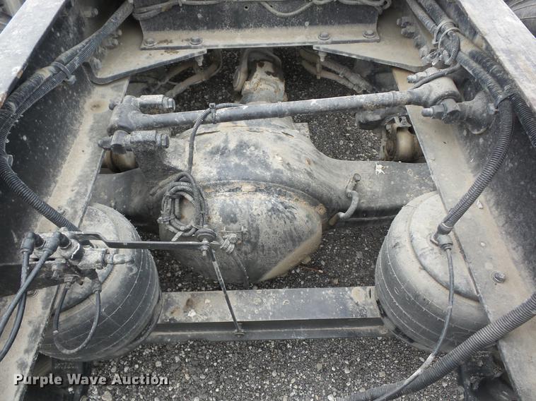 image for item K6249 2010 Peterbilt 387 semi truck