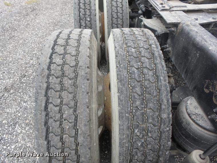 image for item K6249 2010 Peterbilt 387 semi truck