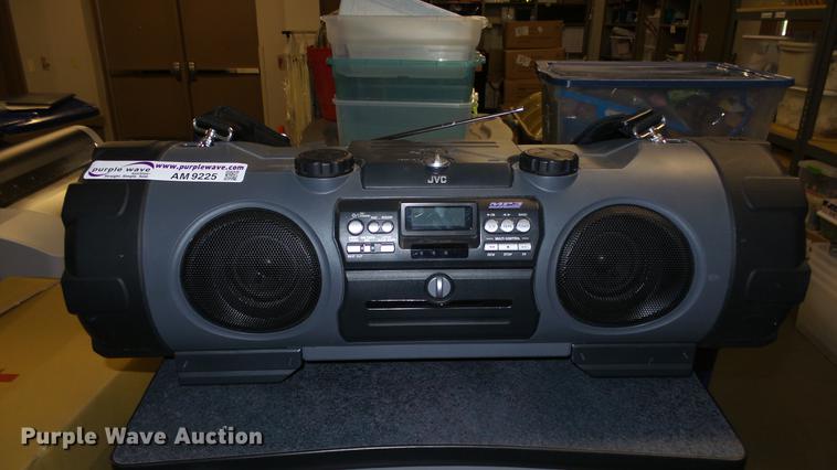 image for item AM9225 JVC RV-NB1 radio