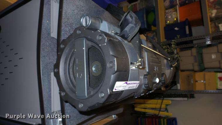 image for item AM9225 JVC RV-NB1 radio