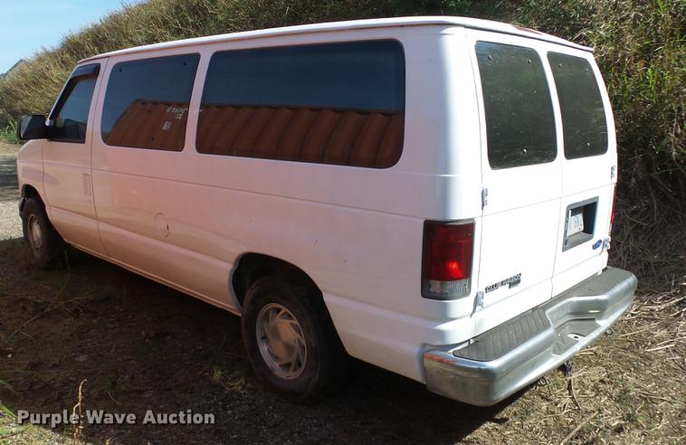 image for item AM9226 1995 Ford Club Wagon van