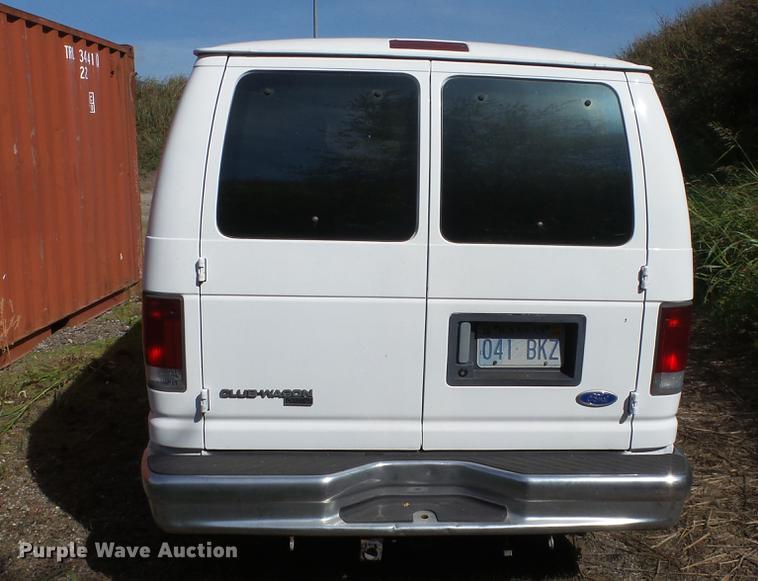 image for item AM9226 1995 Ford Club Wagon van