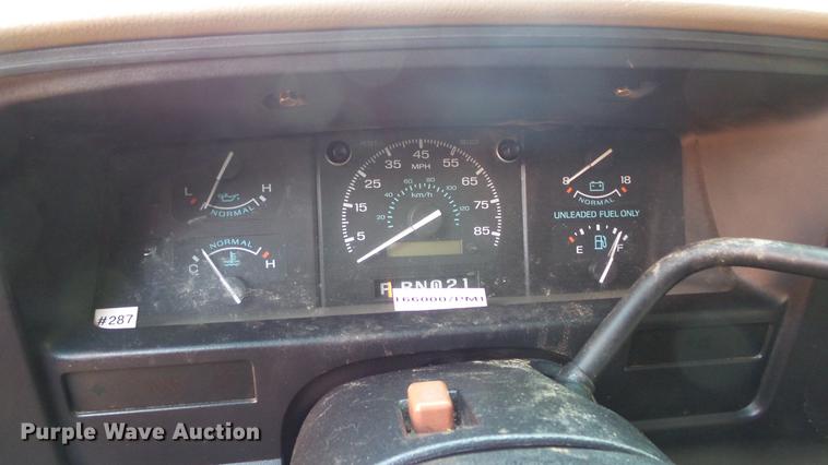 image for item AM9226 1995 Ford Club Wagon van