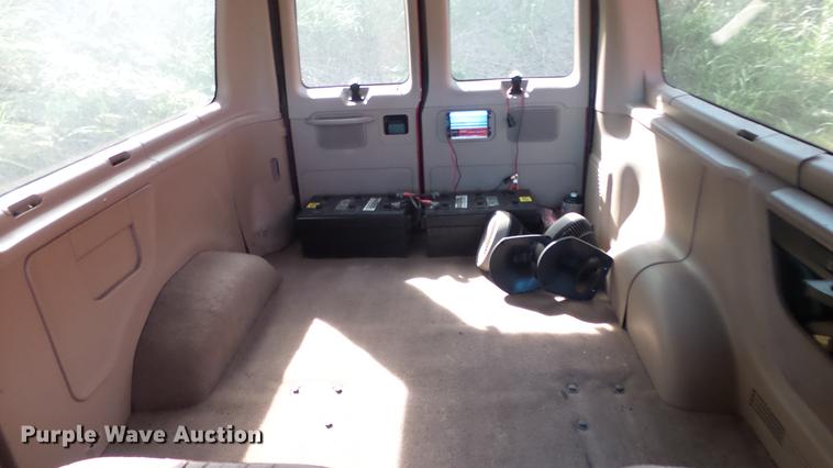 image for item AM9226 1995 Ford Club Wagon van