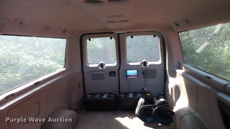 image for item AM9226 1995 Ford Club Wagon van