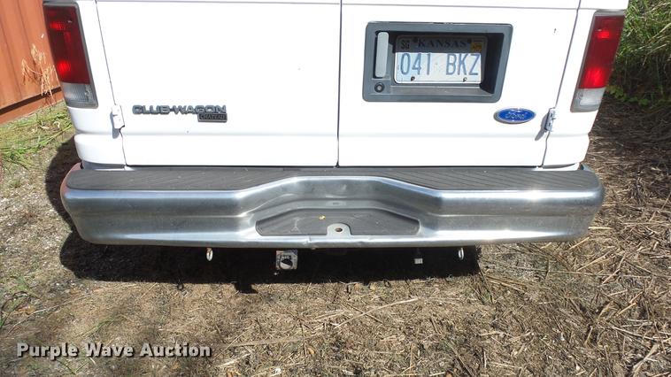 image for item AM9226 1995 Ford Club Wagon van