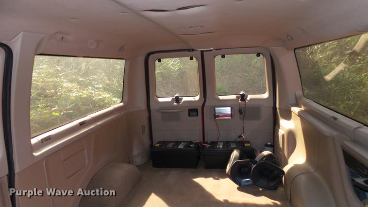 image for item AM9226 1995 Ford Club Wagon van