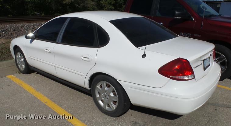 image for item AM9227 2005 Ford Taurus