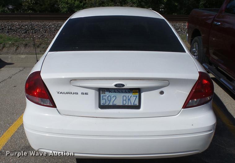 image for item AM9227 2005 Ford Taurus