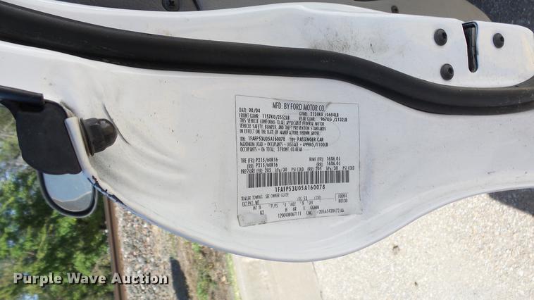 image for item AM9227 2005 Ford Taurus