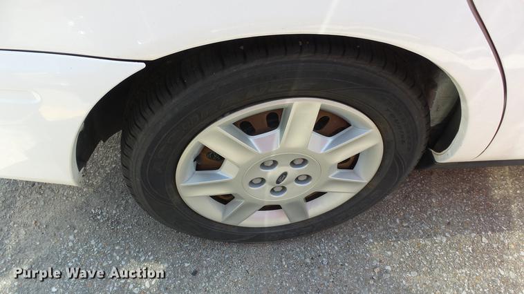 image for item AM9227 2005 Ford Taurus