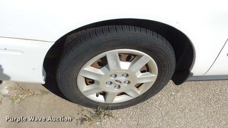 image for item AM9227 2005 Ford Taurus