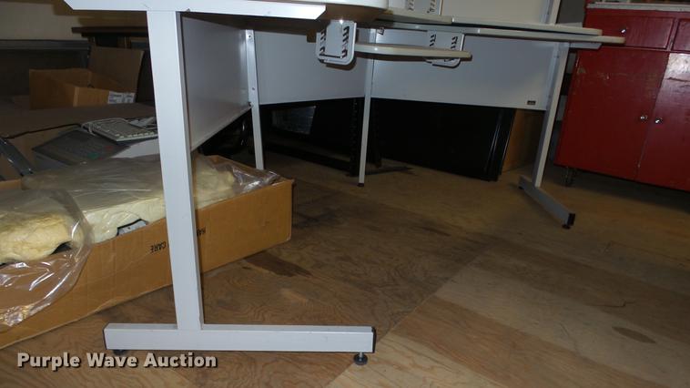 image for item AM9228 (2) computer desks