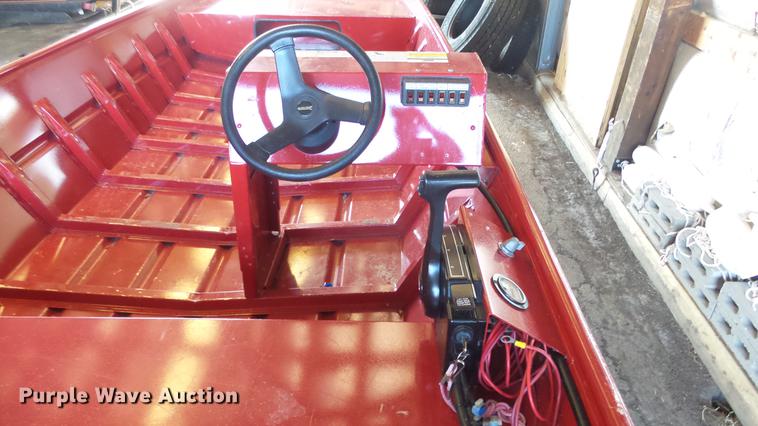 image for item AM9232 2006 Alumacraft MV1648N1S-20 boat