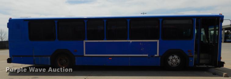 image for item DB6204 2001 Gillig C21B102N4 transit bus