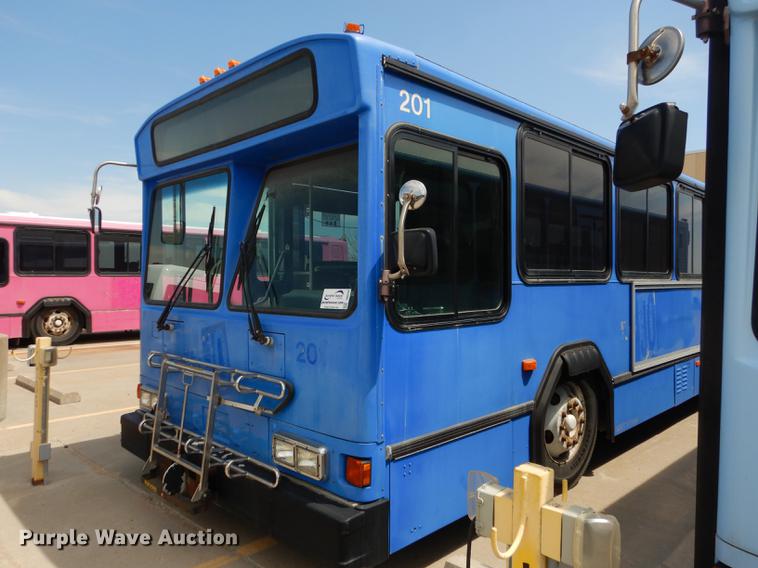 image for item DB6204 2001 Gillig C21B102N4 transit bus