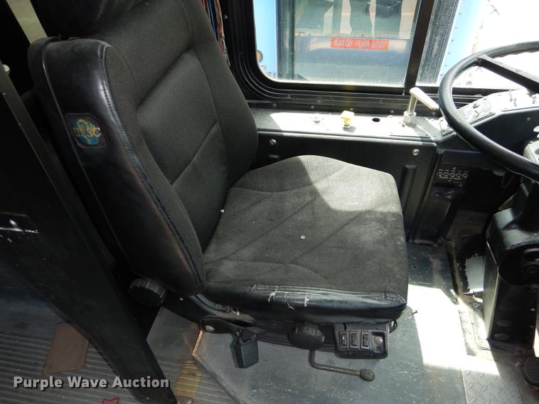 image for item DB6204 2001 Gillig C21B102N4 transit bus