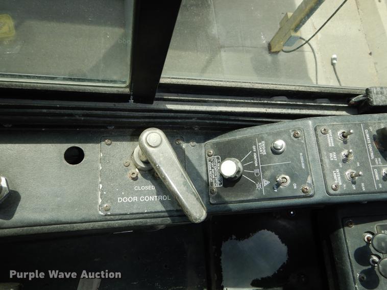 image for item DB6204 2001 Gillig C21B102N4 transit bus