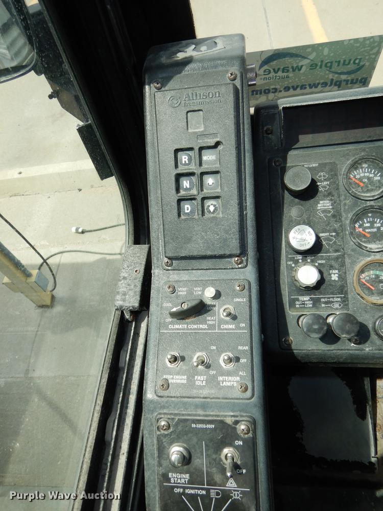 image for item DB6204 2001 Gillig C21B102N4 transit bus