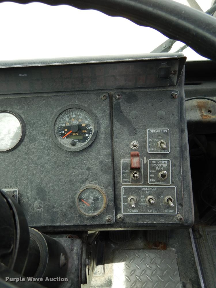 image for item DB6204 2001 Gillig C21B102N4 transit bus