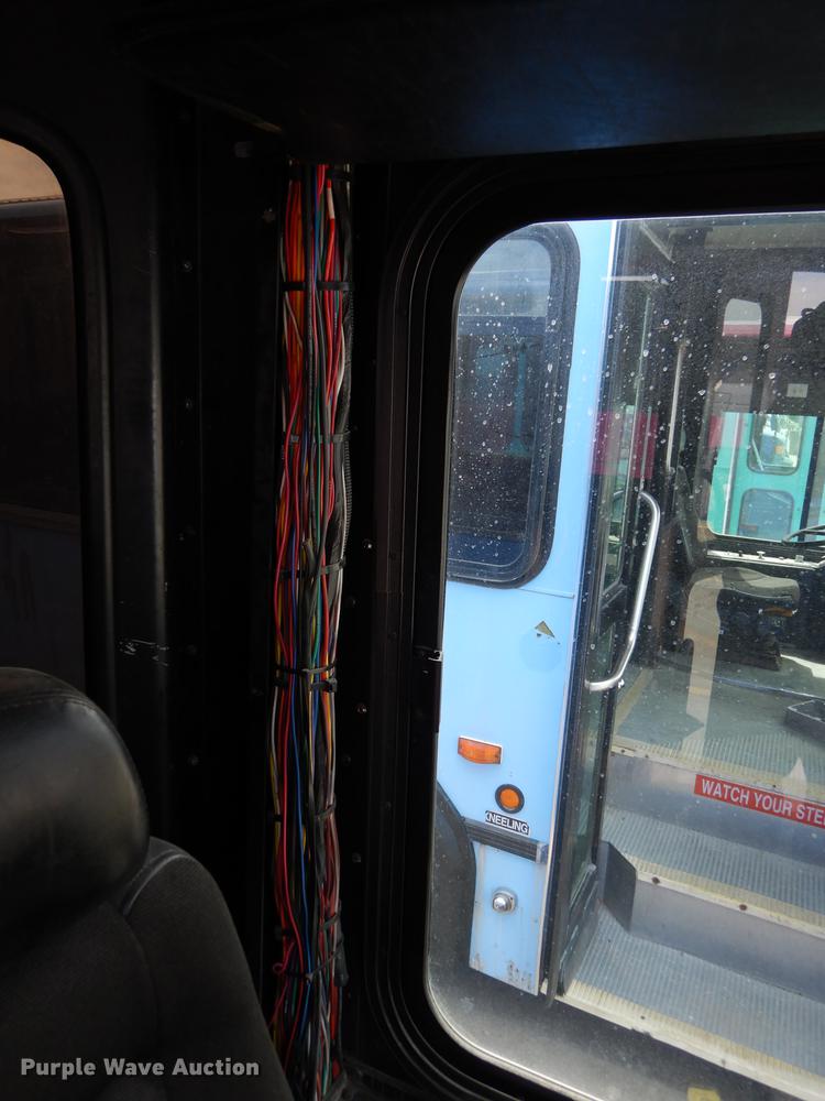 image for item DB6204 2001 Gillig C21B102N4 transit bus