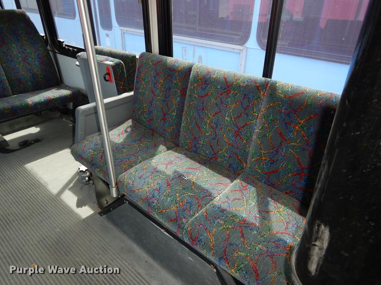 image for item DB6204 2001 Gillig C21B102N4 transit bus