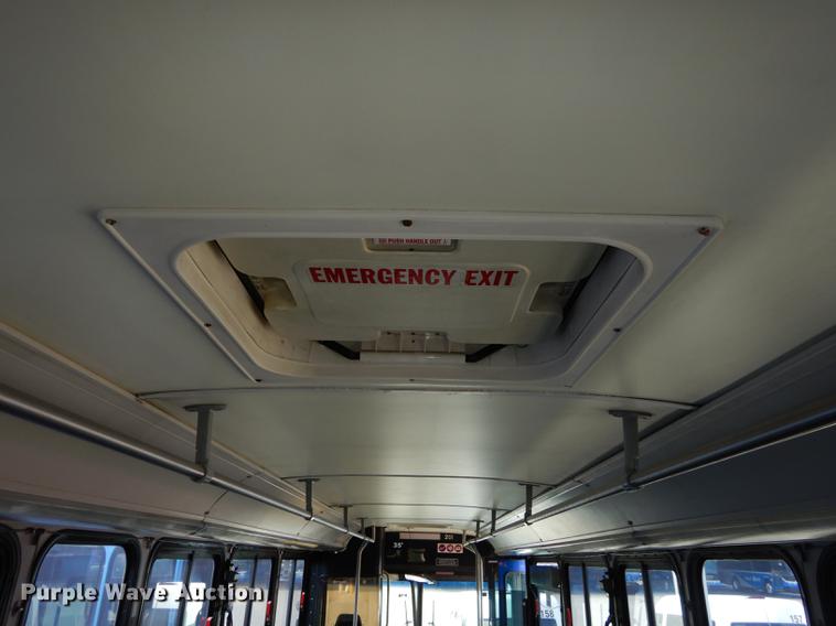 image for item DB6204 2001 Gillig C21B102N4 transit bus